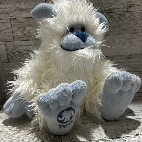 Aurora white yeti plush - Picture 2 of 7